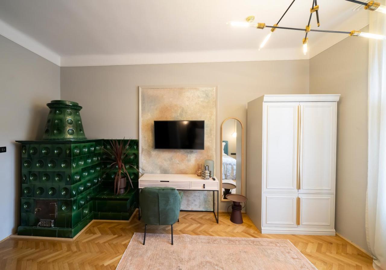 Nest Hotel Дьор Екстериор снимка