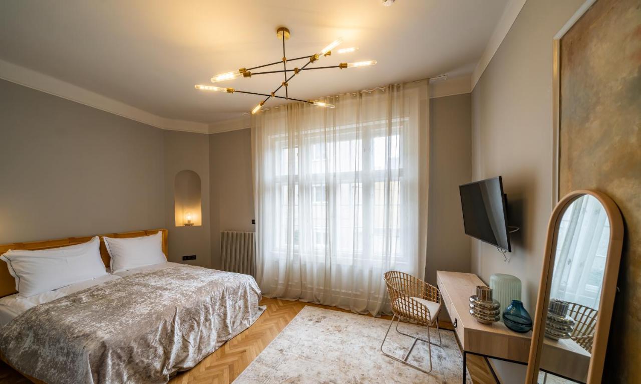 Nest Hotel Дьор Екстериор снимка