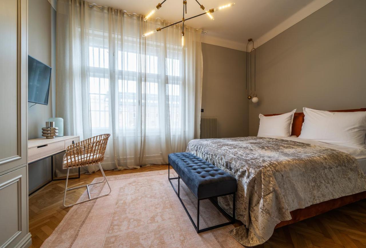 Nest Hotel Дьор Екстериор снимка