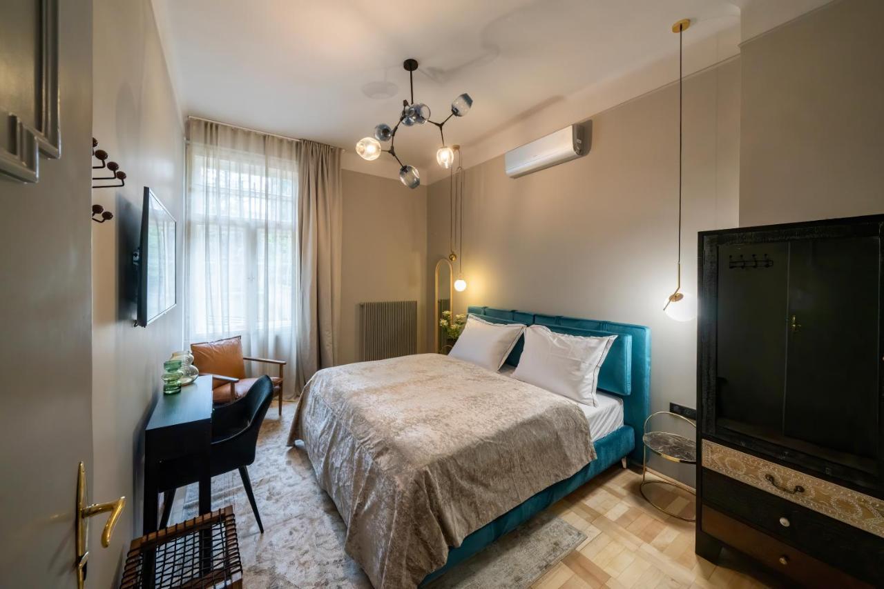 Nest Hotel Дьор Екстериор снимка