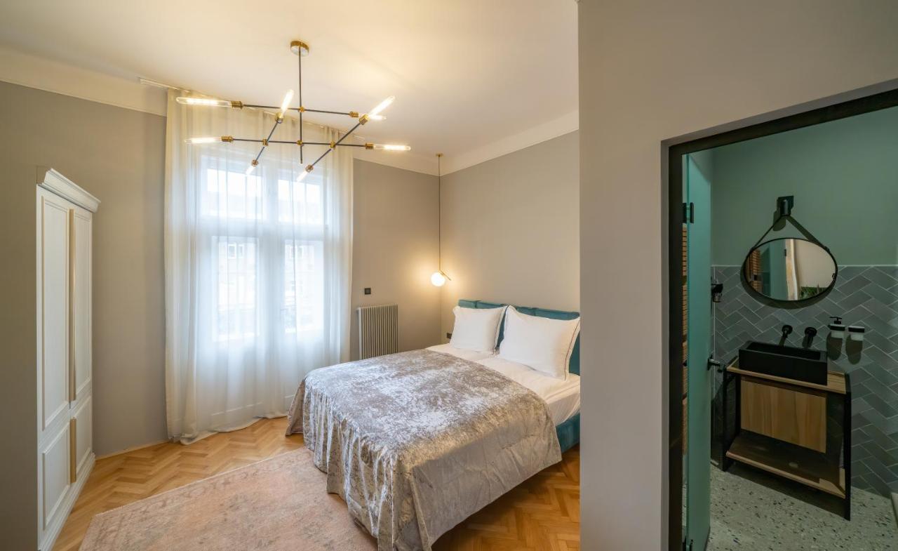 Nest Hotel Дьор Екстериор снимка