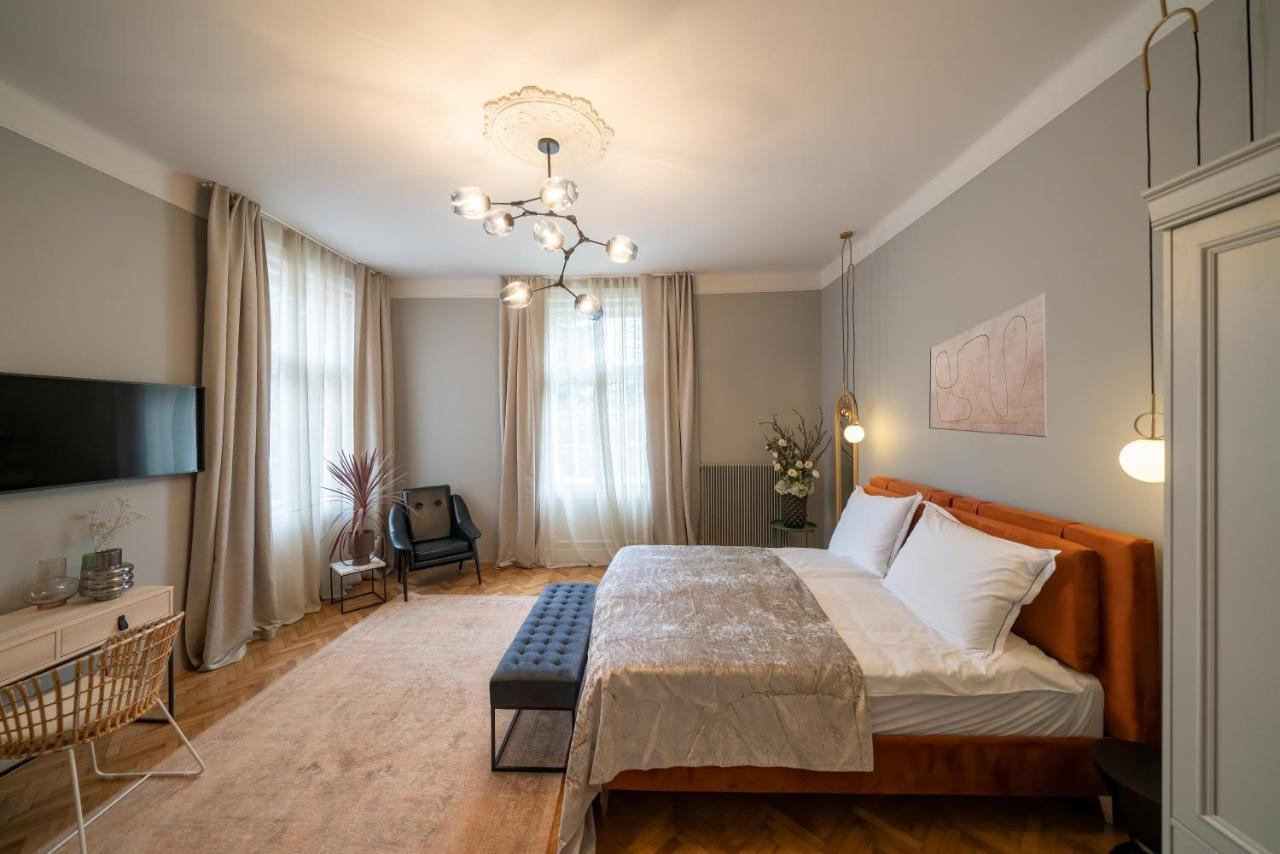 Nest Hotel Дьор Екстериор снимка