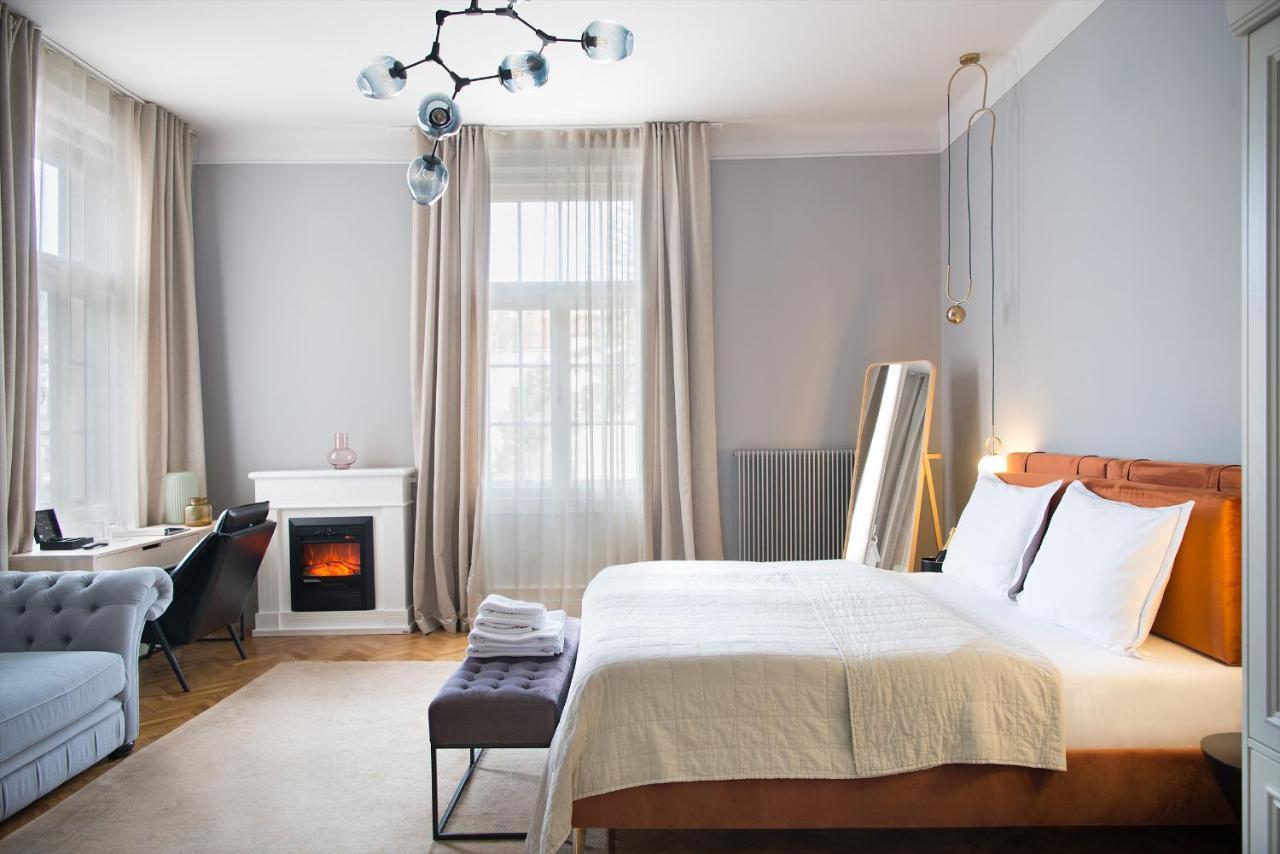 Nest Hotel Дьор Екстериор снимка