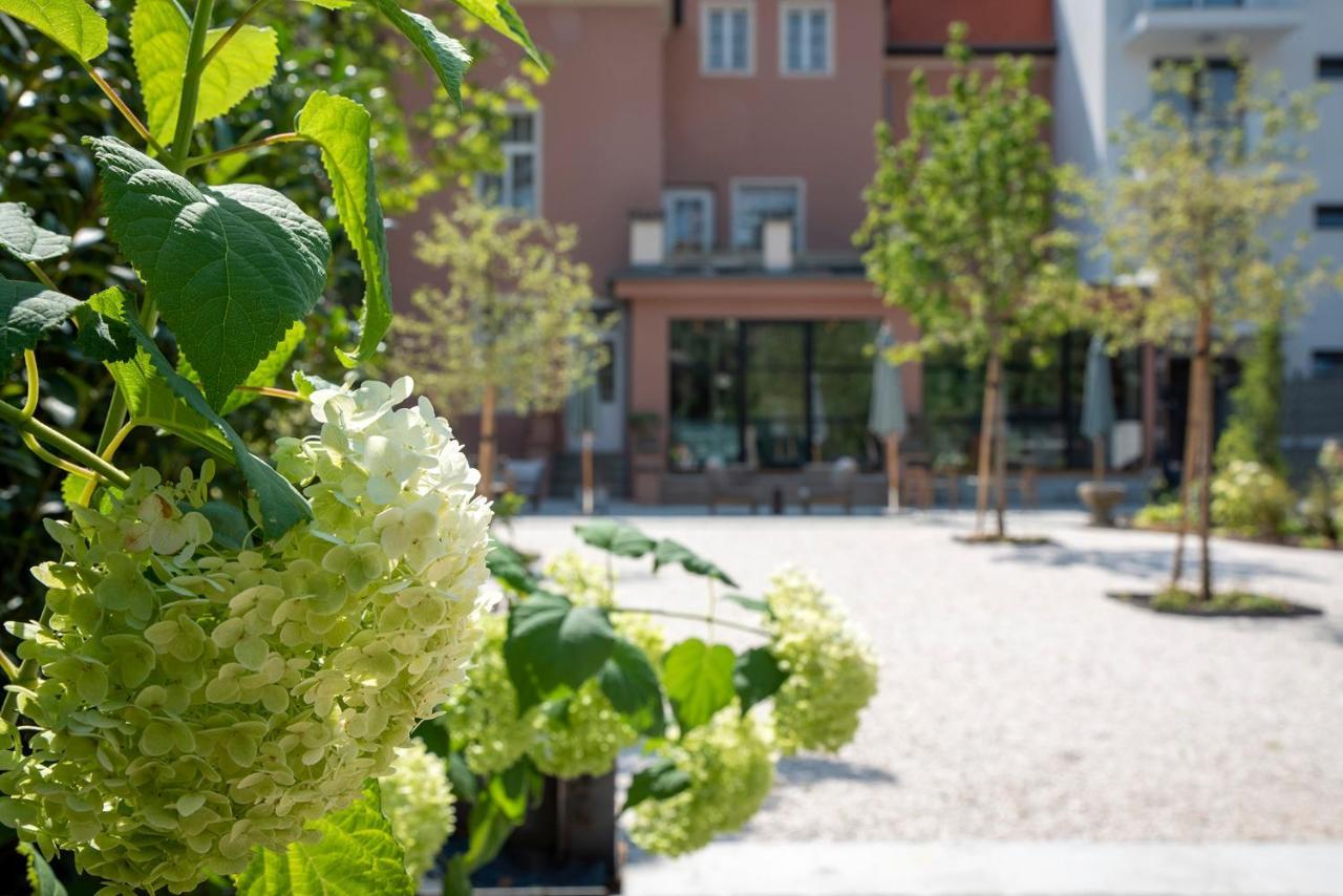 Nest Hotel Дьор Екстериор снимка