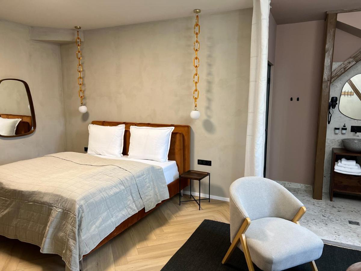 Nest Hotel Дьор Екстериор снимка